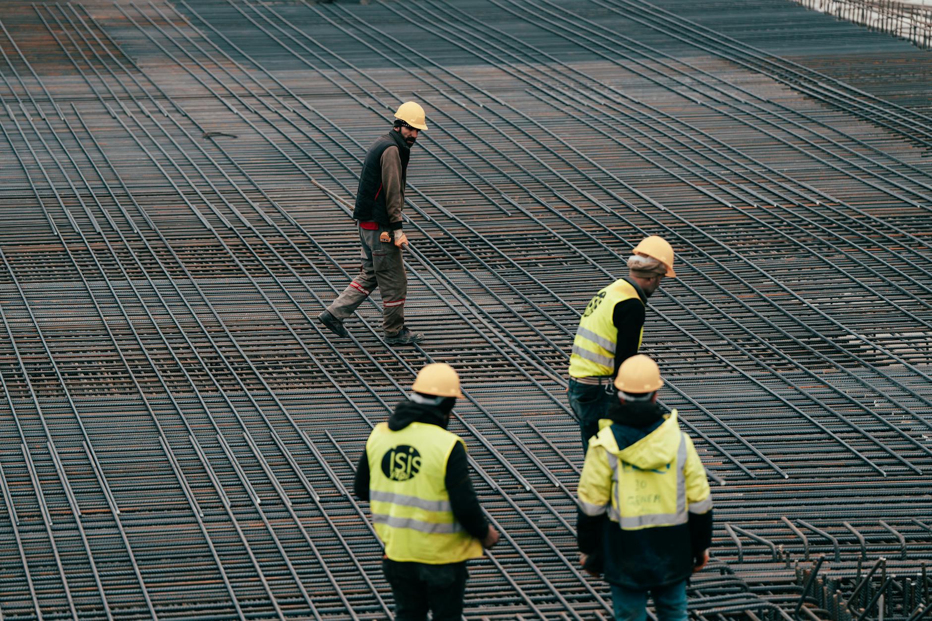 Construction workers illustrating labor shortage in Japanese industries