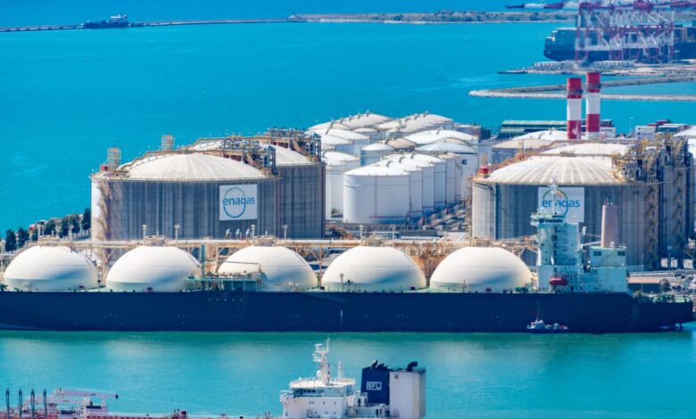 Large LNG tanker vessel at sea representing Shell's liquefied natural gas operations